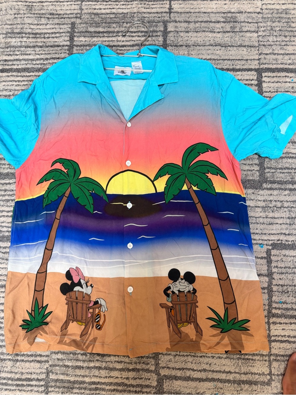Disney Parks Mickey & Minnie Mouse Sunset Beach Hawaii Camp shirt Size Large